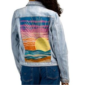 NEW Driftwood Summer Solstice Trucker Jean Jacket Sun Embroidered Medium Wash M